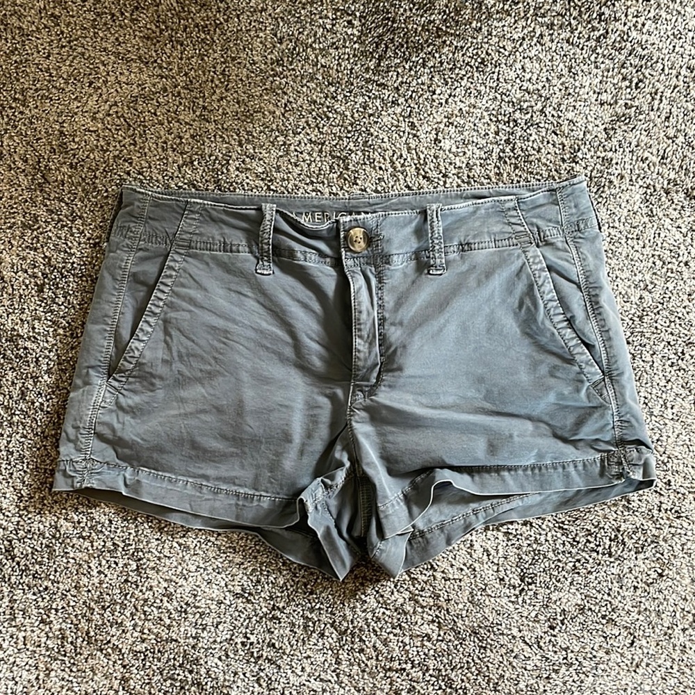 Women’s dark gray shorts size 8. Khaki material.